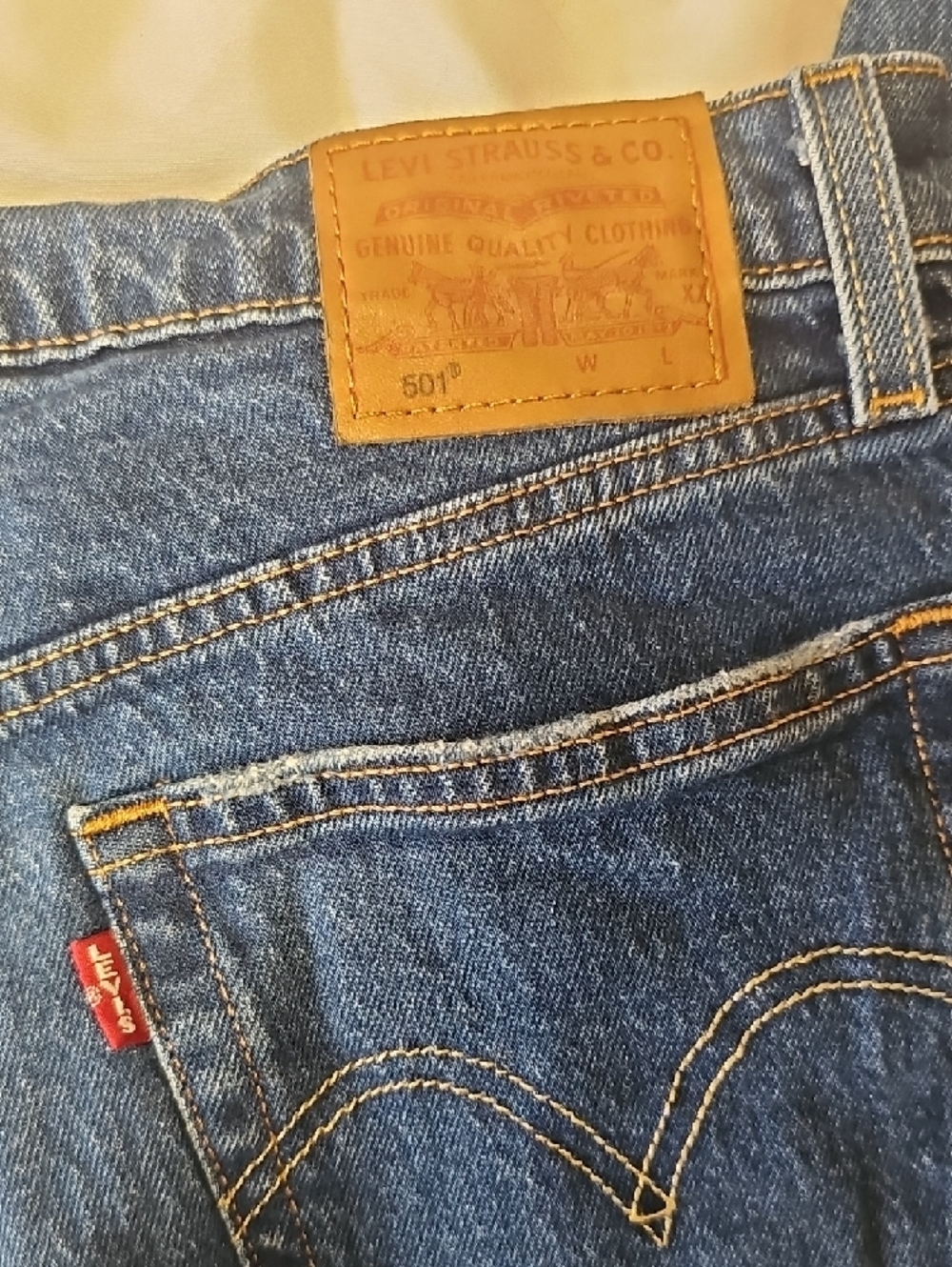 Levi's 501 Denim Jeans in Medium Blue - Picture 2 of 8